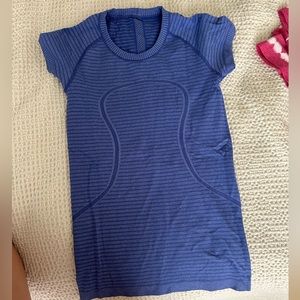 Lululemon tee.
